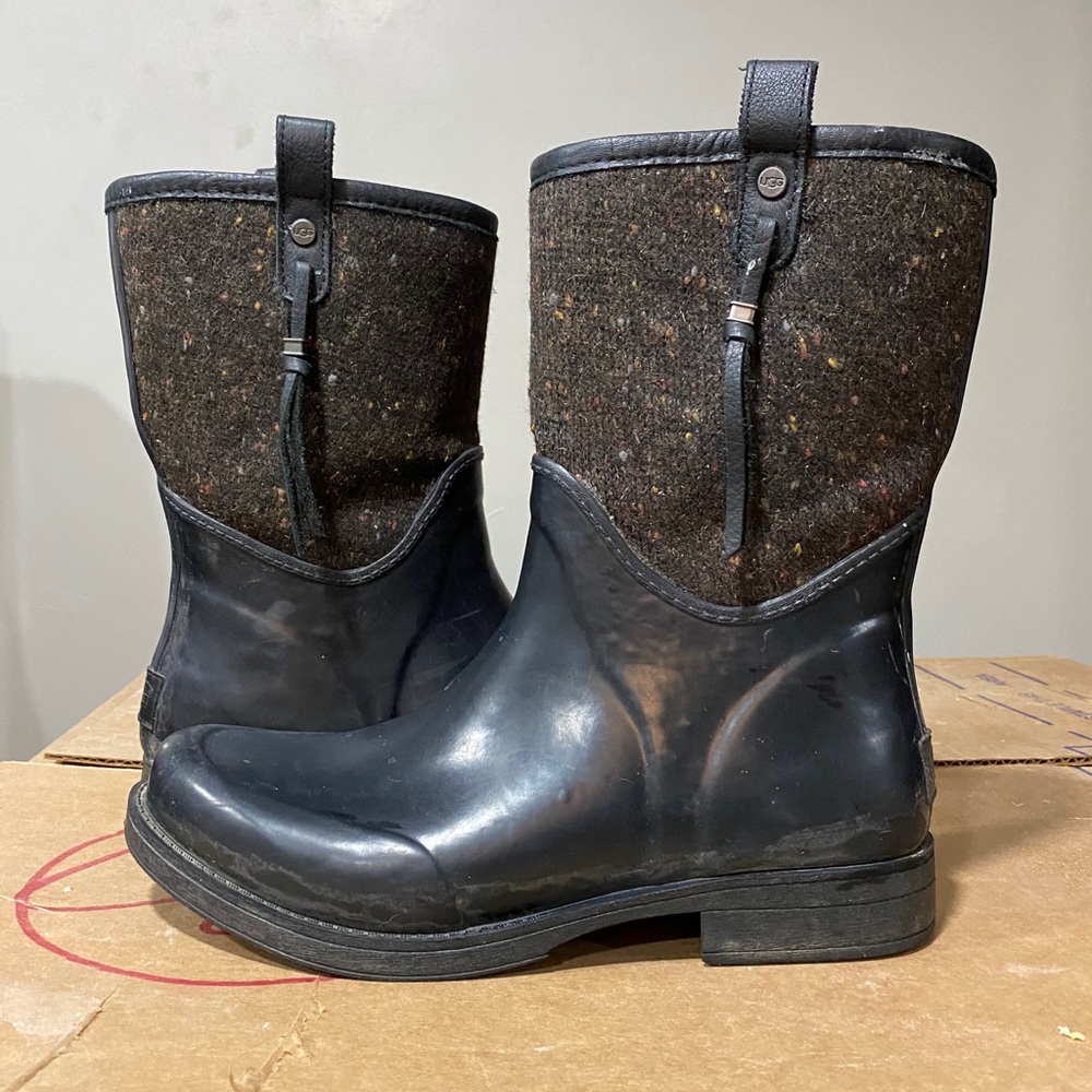 Ugg rainboot woman’s size 10